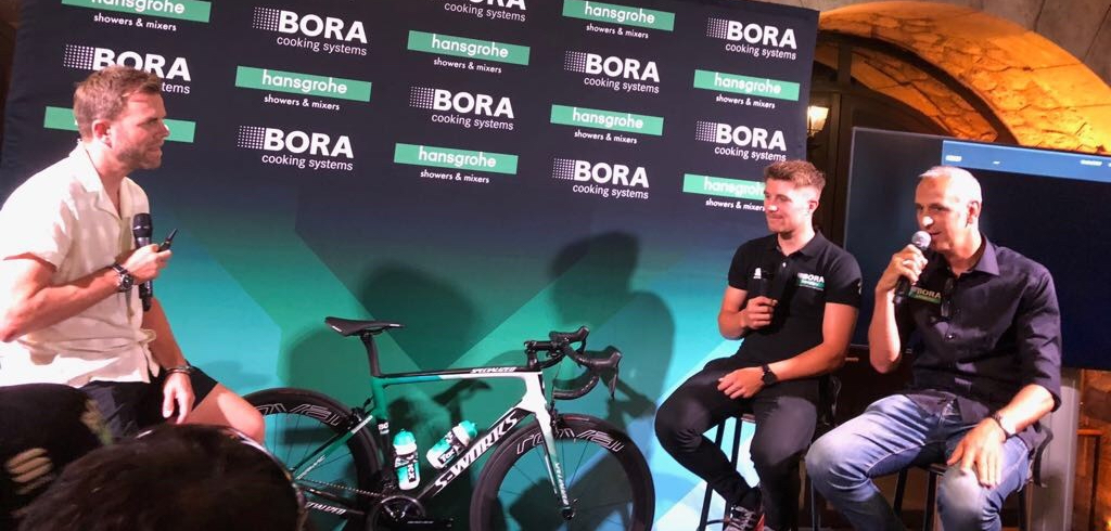 e86f92d0-7135-4ef9-b26b-812293f5eed9